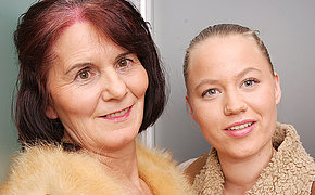 Filthy Mummy Lesbian Tears Up A Luxurious Fresh Stunner In The Bath