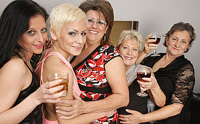 Five Fabulous Mature And Teenage Lesbos Make It Xxx For Christmas